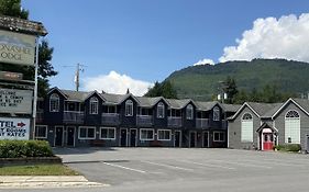 Monashee Lodge